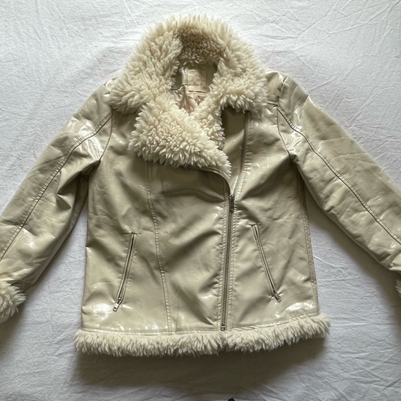 UO Tania Sherpa Lined Faux Leather Moto Jacket - Picture 3 of 11